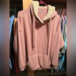 Aerie sweatshirt super cozy and warm!